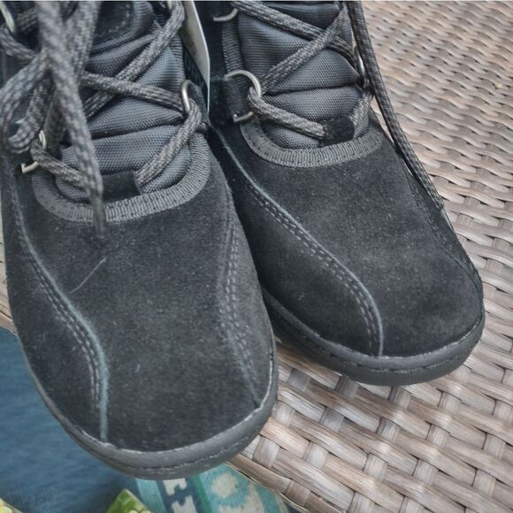 ๐ Bare Traps Black Suede Lace up Boots Size 5.5. โ A3 - Picture 2 of 6